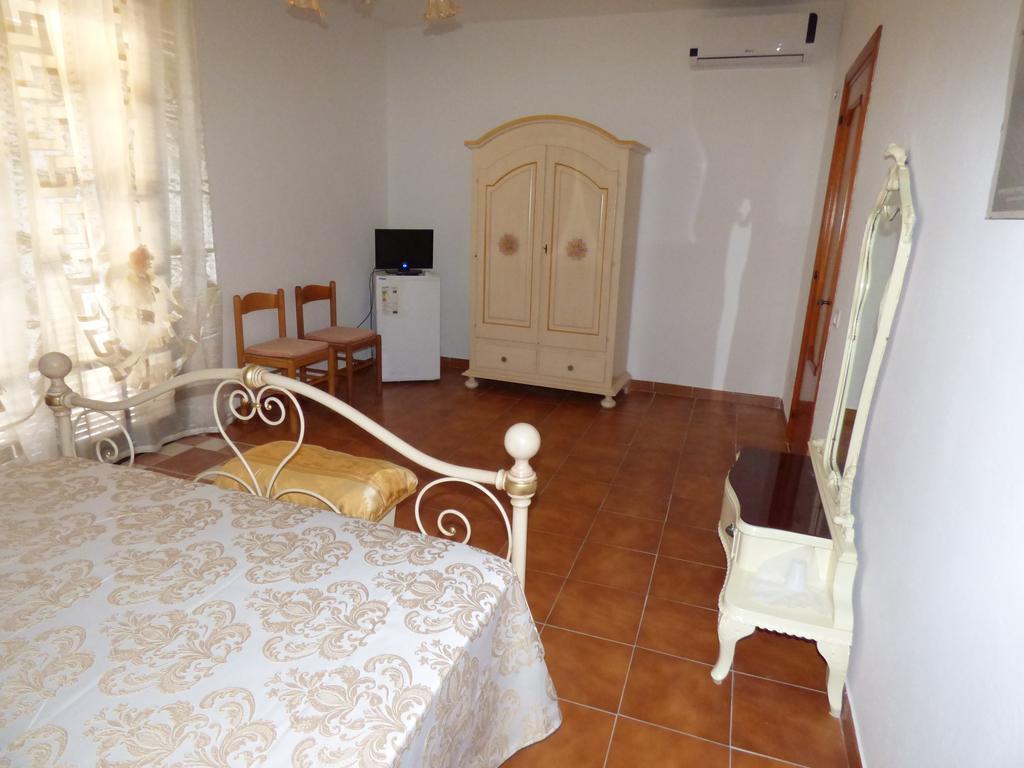 B&B Baia Turchese Porto Ottiolu Habitación foto